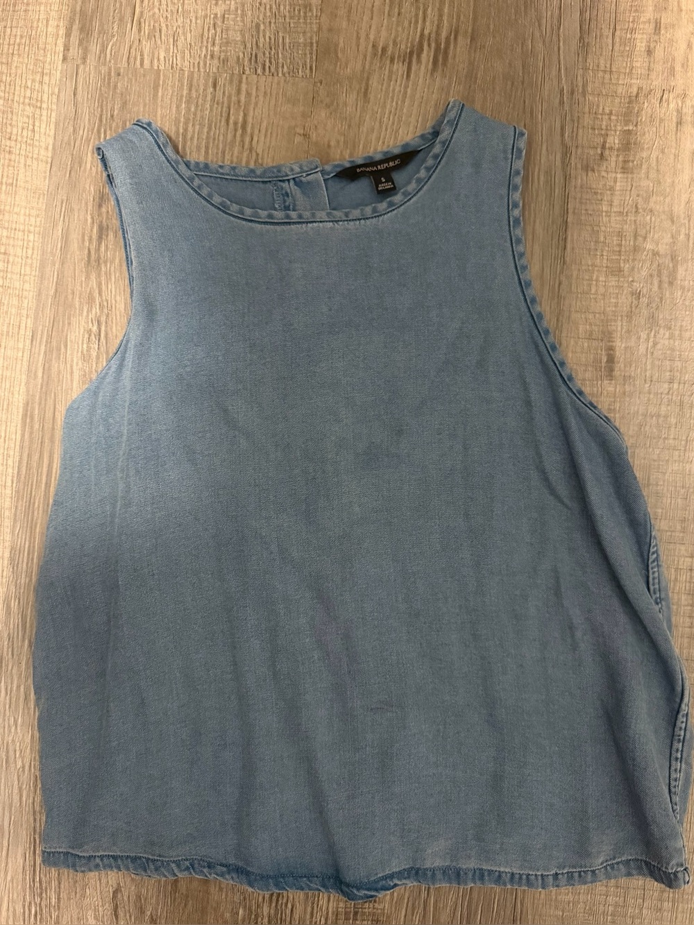 Women’s Light Blue Sleeveless Denim Tank Top - Banana Republic Small